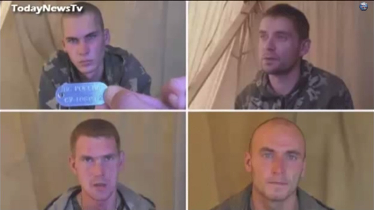 Imagem divulgada pelo Exército ucraniano mostra quatro dos soldados russos capturados