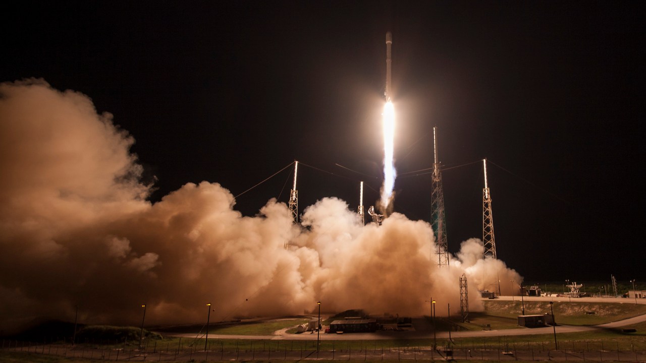 Lançamento do foguete Falcon, da SpaceX, nesta sexta-feira