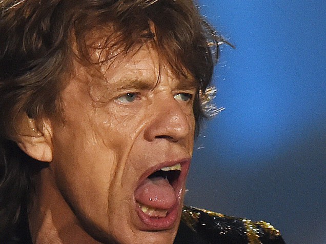 O vocalista Mick Jagger da banda inglesa Rolling Stones se apresenta em São Paulo com a turnê "Olé", na noite deste sábado (27)
