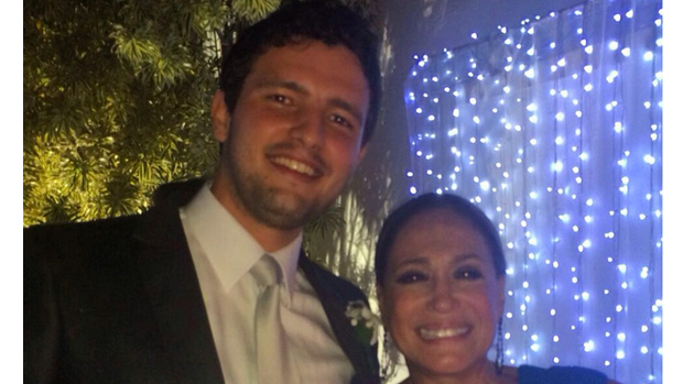 Susana Vieira e o subscritor Guilherme Dornelas Vianna, em festa de casamento, no Rio