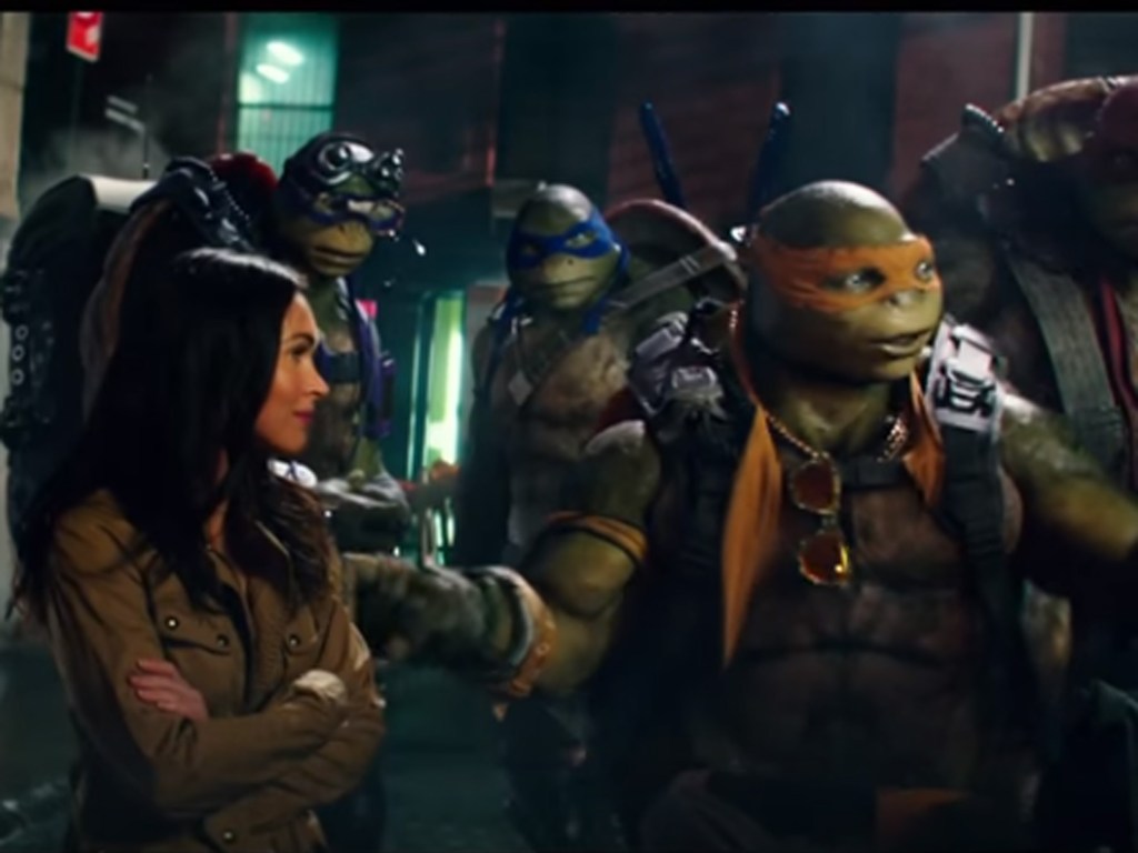 Megan Fox em cena de 'As Tartarugas Ninja 2'
