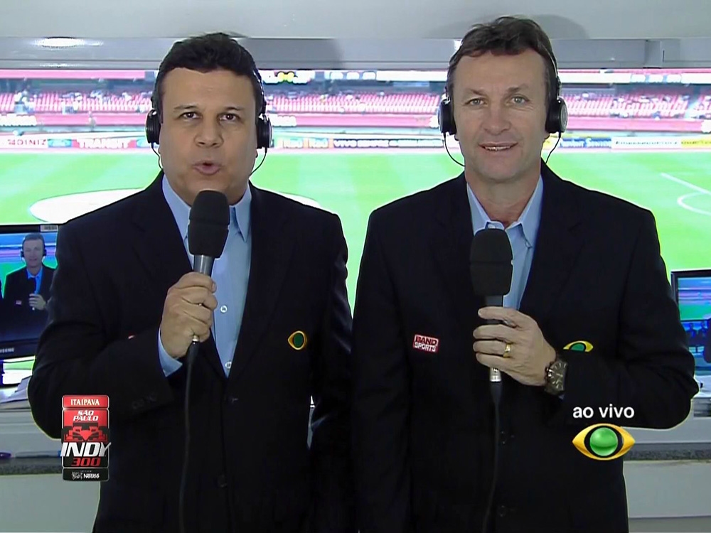 Teo José e Neto comentando uma partida pela Band
