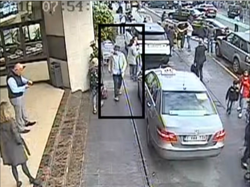 O "homem de chapéu" foi filmado por várias câmeras em Bruxelas após participar do ataque ao aeroporto