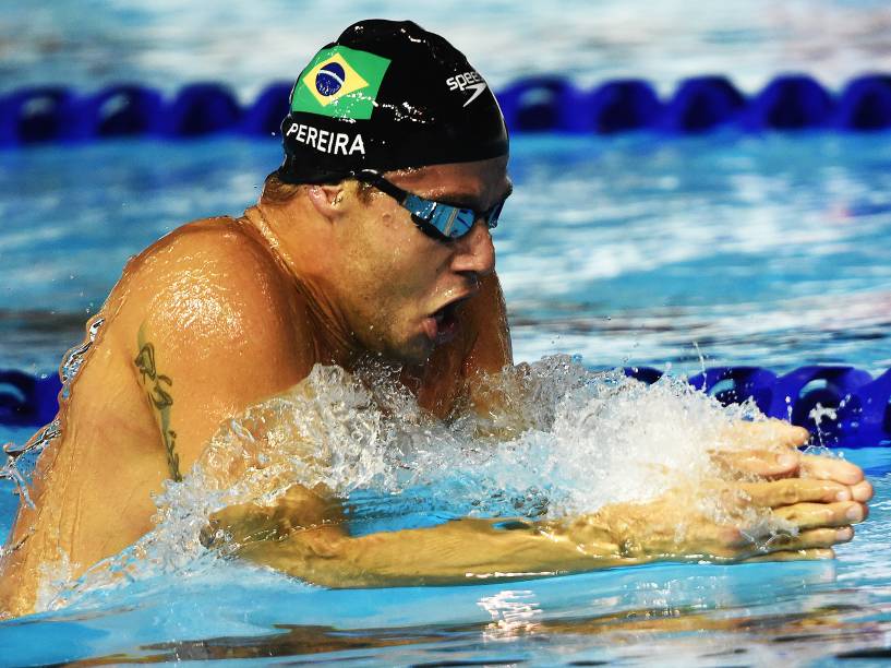 O brasileiro Tiago Pereira completou a prova dos 400m medley em primeiro lugar mas foi desclassificado por irregularidades em uma das viradas na prova