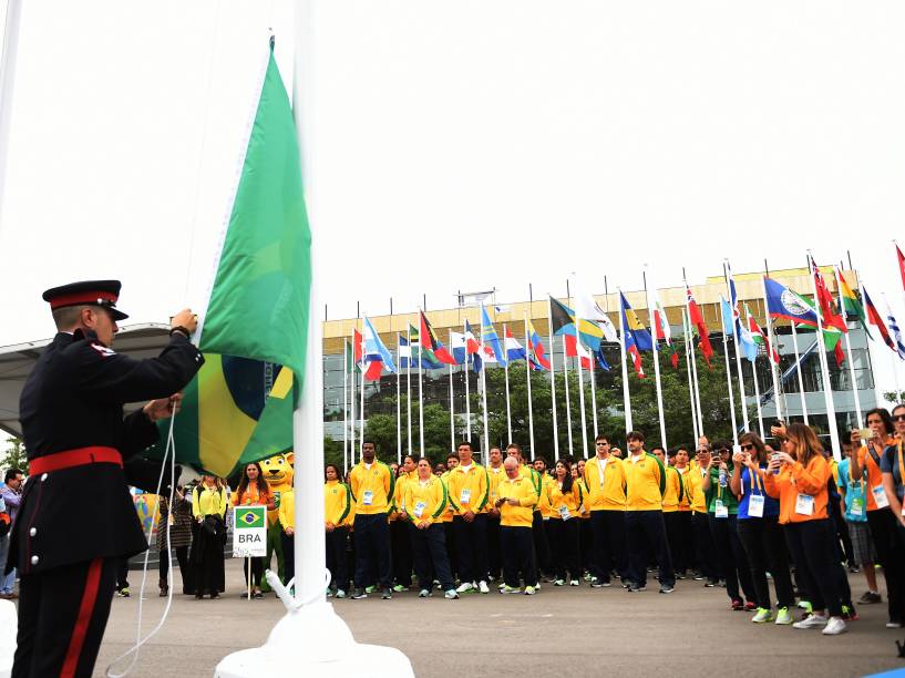 Delegação brasileira é recepcionada na Vila dos Atletas em Toronto, Canadá, na chegada para a disputa dos Jogos Pan-Americanos - 08/07/2015