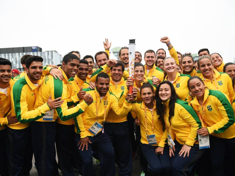 Delegação brasileira é recepcionada na Vila dos Atletas em Toronto, Canadá, na chegada para a disputa dos Jogos Pan-Americanos - 08/07/2015