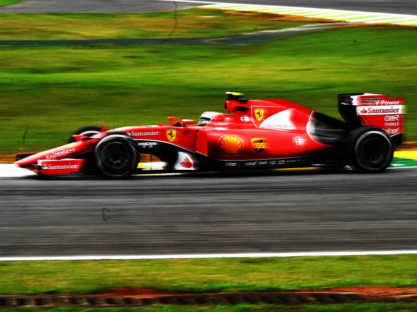 Kimi Raikkonen da McLaren, durante os treinos livres para o GP do Brasil de F-1 em Interlagos