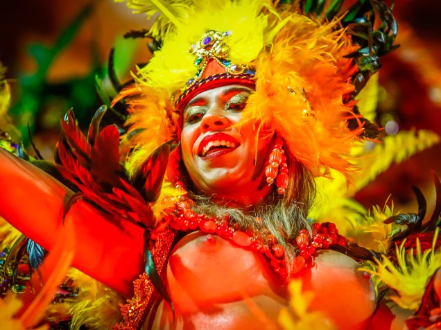 A Escola de Samba Acadêmicos do Tucuruvi desfila com o samba enredo "Celebrando a Religiosidade: Tucuruvi canta Festas de Fé", no Sambódromo do Anhembi