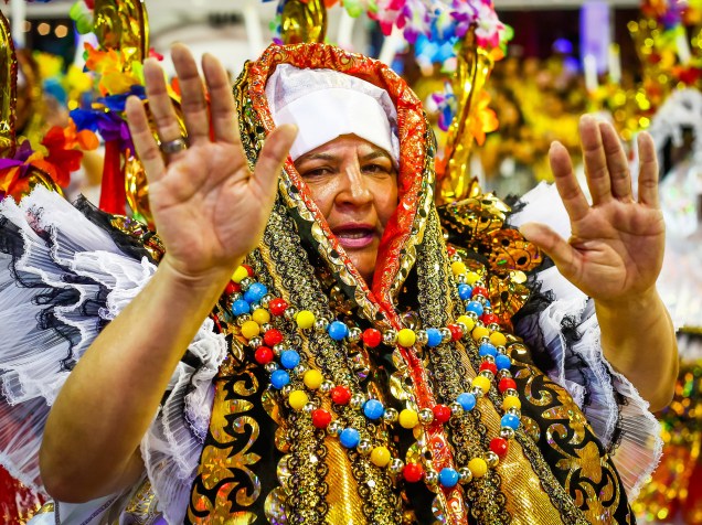 A Escola de Samba Acadêmicos do Tucuruvi desfila com o samba enredo "Celebrando a Religiosidade: Tucuruvi canta Festas de Fé", no Sambódromo do Anhembi