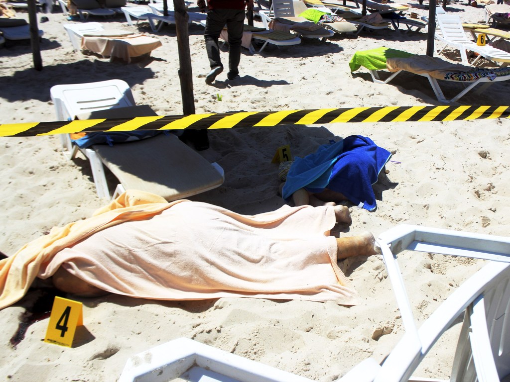 Ataque a hotel deixa mortos na Tunísia
