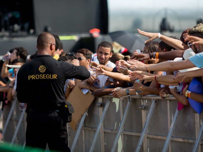 Movimentação do público no último dia de Rock in Rio, na Cidade do Rock, em Jacarepaguá, na zona oeste da capital fluminense, neste domingo (27)