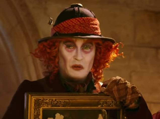 Johnny Depp como o Chapeleiro Maluco, em Alice Através do Espelho
