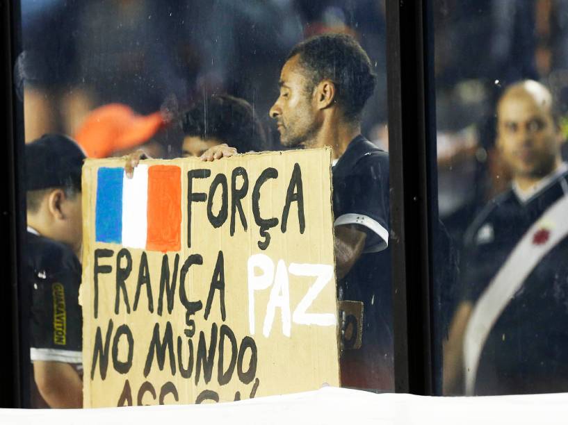 Torcida durante a partida entre Vasco e Corinthians pela 35a rodada do Campeonato Brasileiro (serie A) em São Januário, no Rio de Janeiro