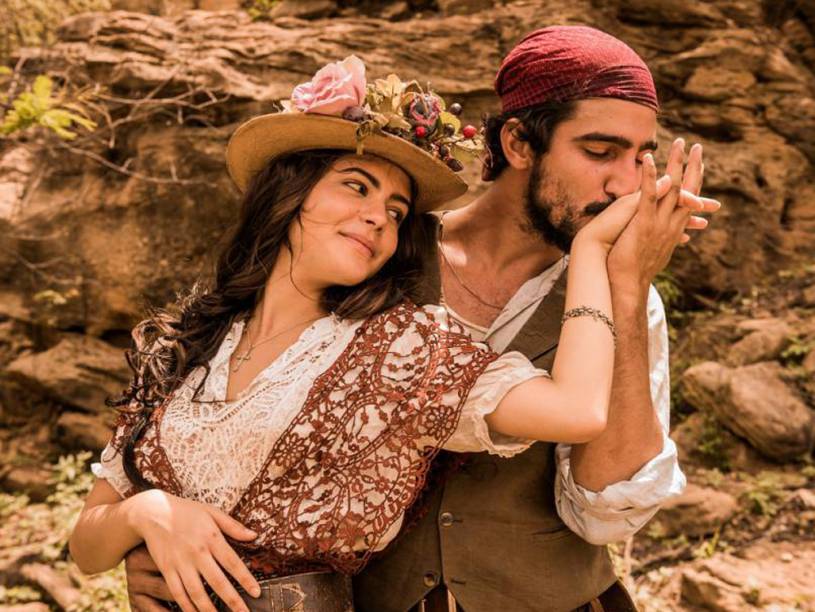 Maria Tereza (Juliana Dalavia) e Santo (Renato Góes) na segunda fase da novela Velho Chico