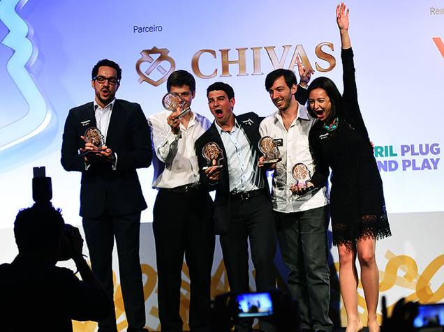 Vencedores do Prêmio Jovens Inspiradores 2014: André Barrence, Alexandre Schmidt de Amorim, Izabela Correa, Lucas Lucchesi e Guilherme Finkelfarb Lichand