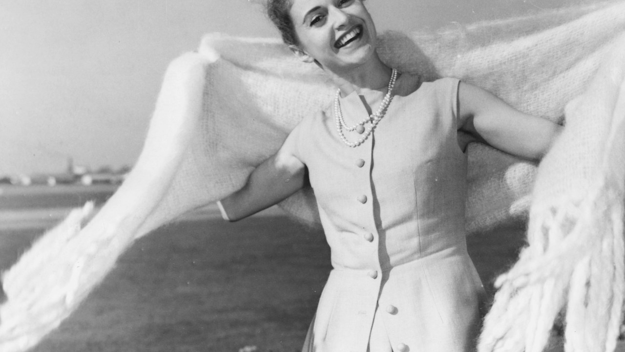 Retrato da bailarina francesa Violette Verdy em Londres no ano de 1960