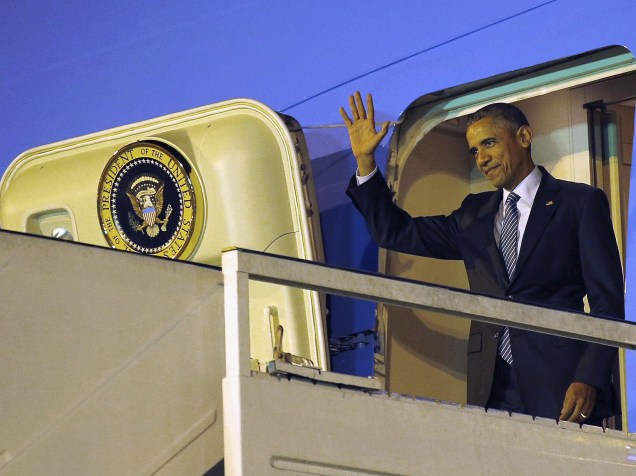 O presidente americano Back Obama desembarcou na madrugada desta quarta-feira (23) no aeroporto de Ezeiza, em Buenos Aires
