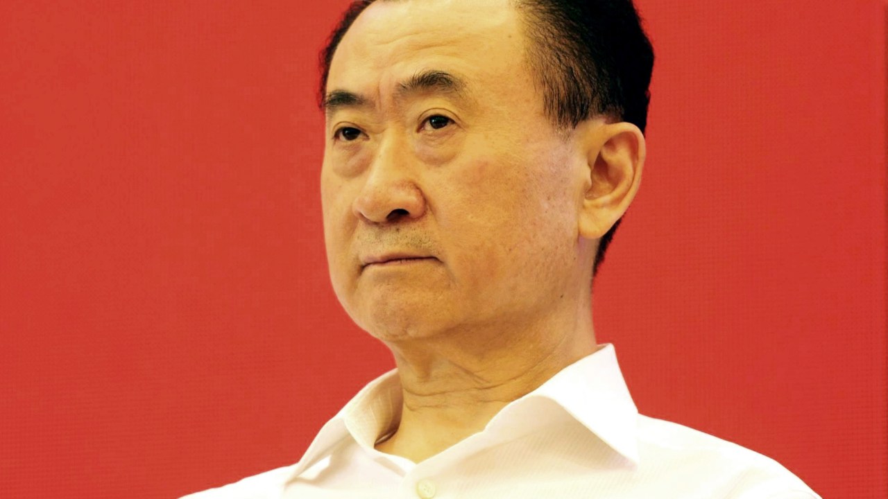 No topo do ranking está o magnata do setor imobiliário e do entretenimento Wang Jianlin, com 34,4 bilhões de dólares no banco
