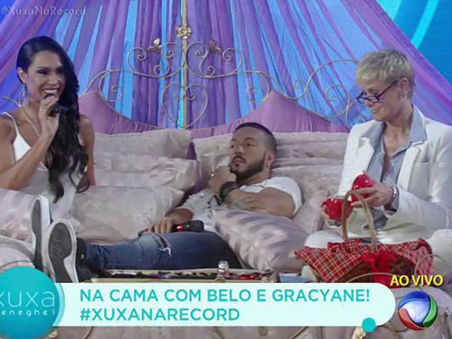 Xuxa recebe o casal Belo e Gracyanne para falar de sexo na Record