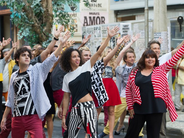 Elenco reunido no musical que marcou a estreia do novo Zorra