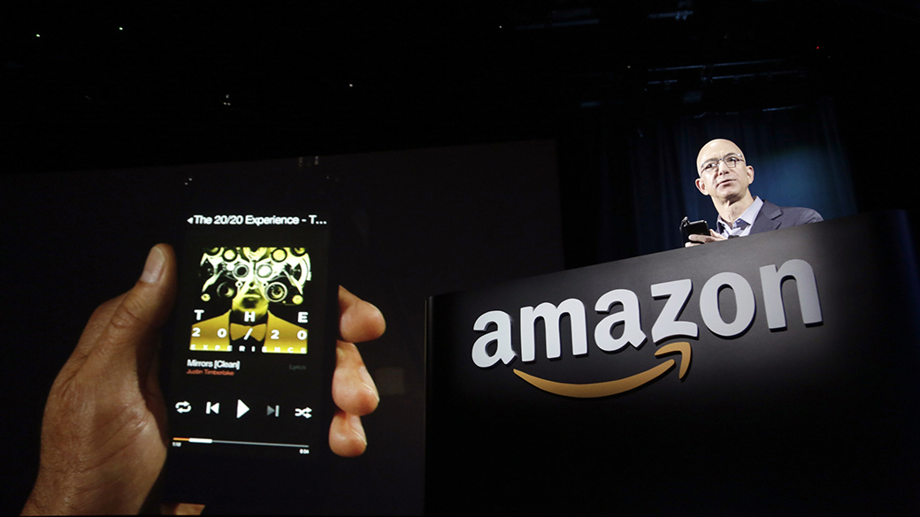 Americana Amazon lança o 'Fire Phone', o primeiro smartphone da marca
