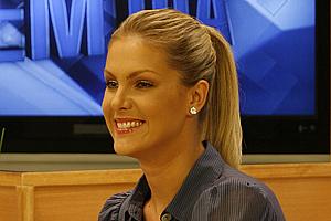Ana Hickmann no comando do programa Hoje em Dia Ana Hickmann no comando do programa Hoje em Dia