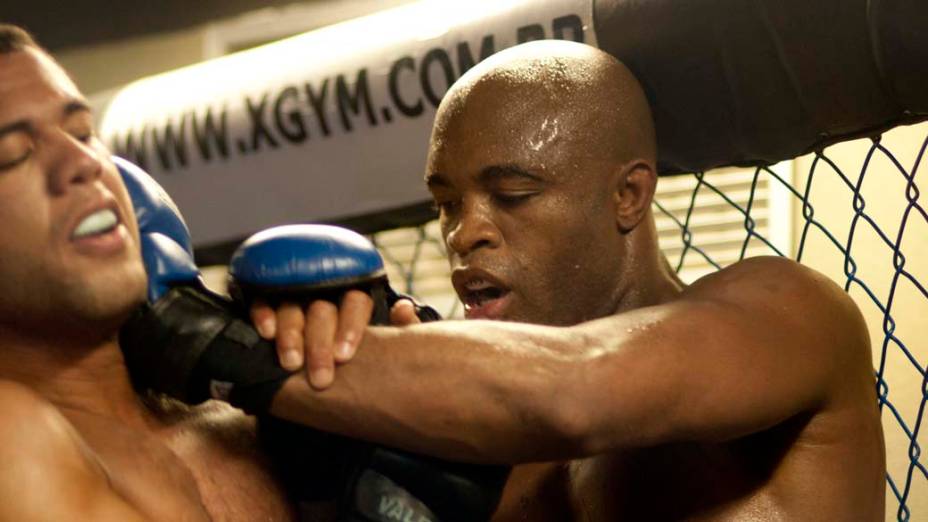 Anderson Silva treinando em academia da Barra da Tijuca, Rio de Janeiro - 22/12/2010