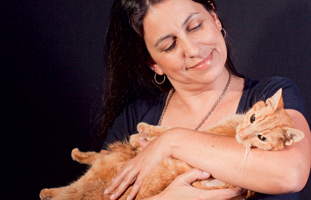 Linfoma felino - Luciana e seu gato Vítor, paciente em estado terminal: “Não posso ser egoísta, se ele começar a sofrer muito, terei de optar pela eutanásia