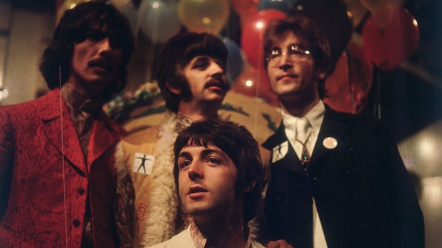 Beatles nos estúdios da EMI em Abbey Road, se preparando para o programa de televisão "Our World" em 1967