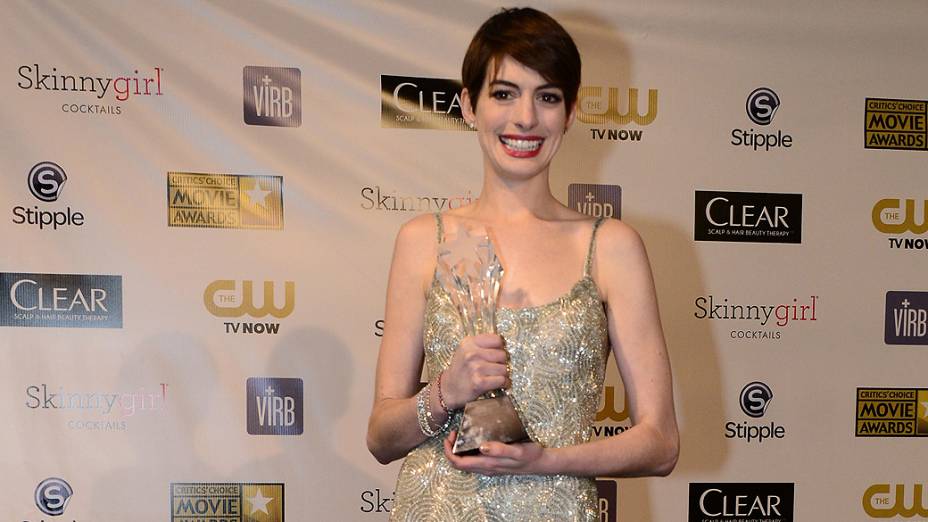Anne Hathaway que ganhou o prêmio de atriz coadjuvante "Os Miseráveis"