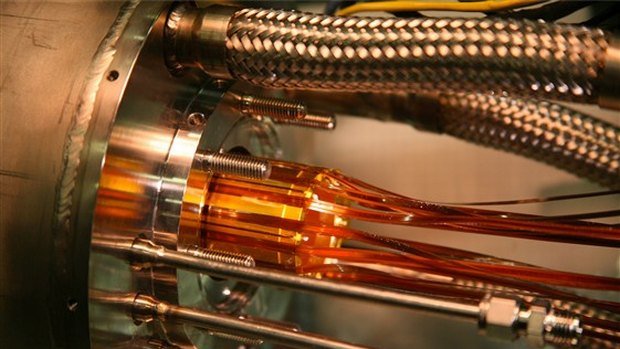 Imagem do equipamento usado pelo CERN para criar os átomos de anti-hidrogênio