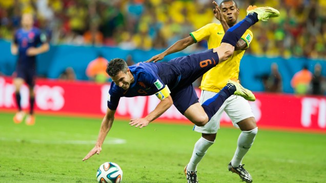 Fernandinho faz falta no jogador da Holanda no Mané Garrincha, em Brasília