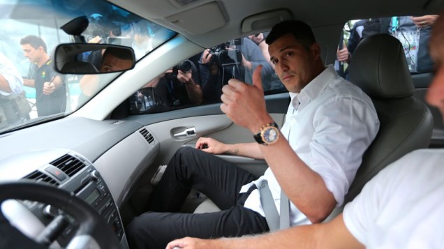 Neymar chega ao hotel da seleção para o início dos preparativos para a Copa das Confederações