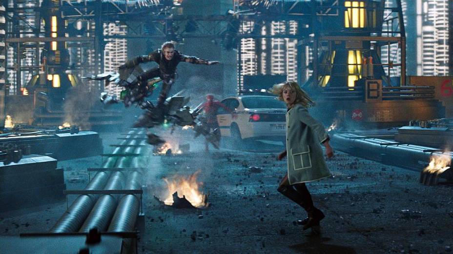 Cena do filme O Espetacular Homem-Aranha 2: A Ameaça de Electro