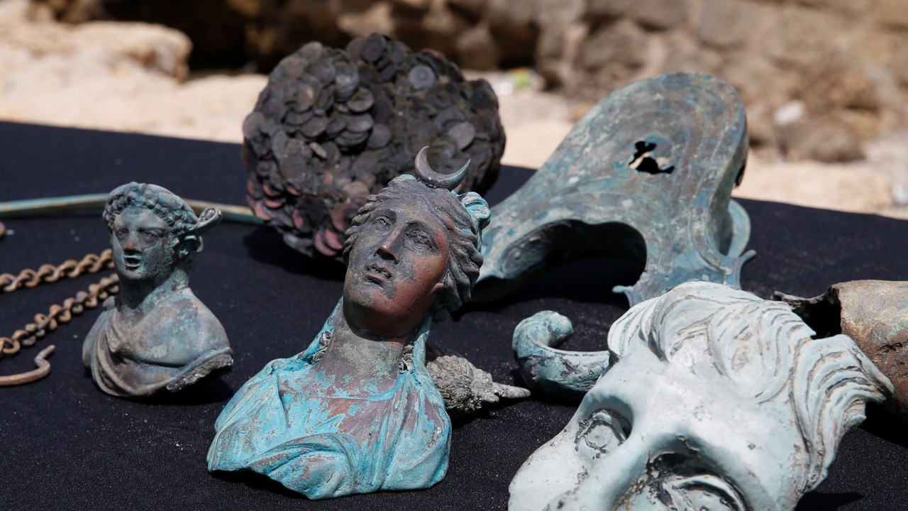 Objetos arqueológicos encontrados no Mediterrâneo