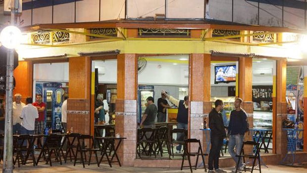 Gorjetas em bares e restaurantes do Brasil continuarão sendo opcionais