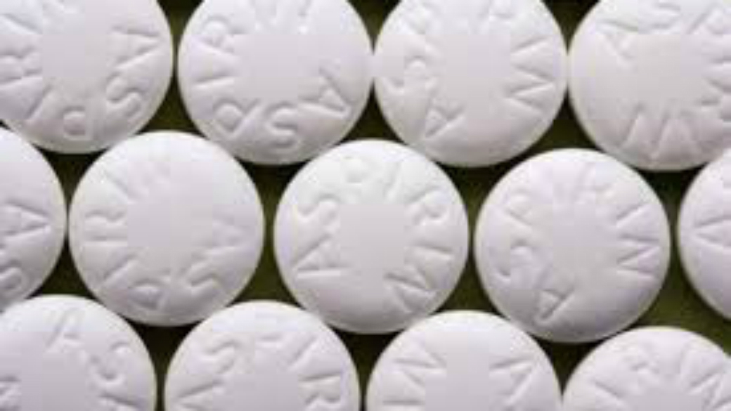 De acordo com os especialistas, uma dose baixa de aspirina (81mg) por dia pode ajudar a prevenir ataque cardíaco, acidente vascular cerebral e câncer de cólon em adultos com risco aumentado para estes problemas