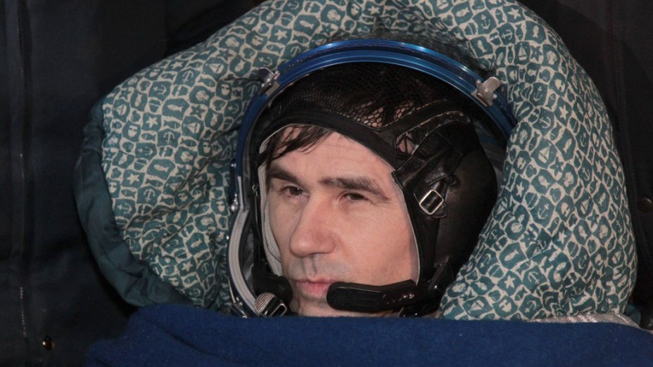 <p>Cosmonauta russo Yuri Malenchenko membro da tripulação da Estação Espacial Internacional, após o desembarque perto da cidade de Arkalyk no norte do Cazaquistão</p>