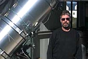 Anthony Wesley e seu telescópio