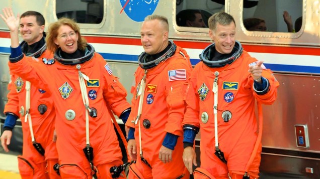 Os astronautas Rex Walheim, Sandra Magnus, o piloto Doug Hurley e o comandante Chris Ferguson em preparação para a contagem regressiva em Cabo Canaveral, Flórida