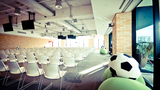 Auditório Maracanã, a principal sala de reuniões do Google Brasil
