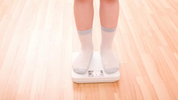 Obesidade infantil: limitar uso de antibiótico antes dos 2 anos pode prevenir problema