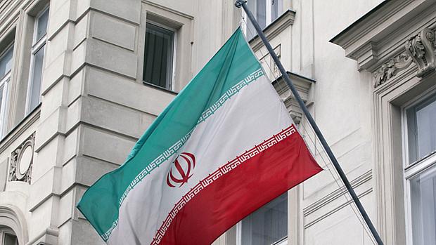 Bandeira iraniana na sede da ONU e da AIEA em Viena