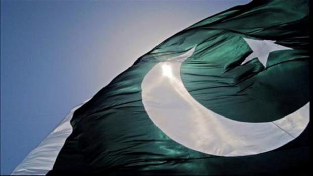Bandeira do Paquistão sob vento