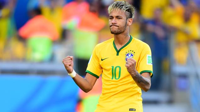 Neymar comemora gol nos pênaltis contra o Chile