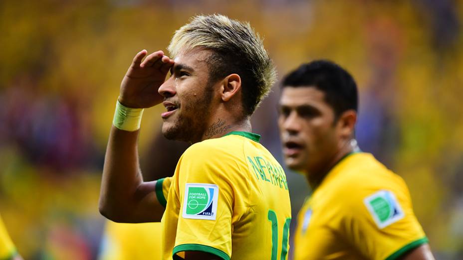 Neymar comemora gol contra Camarões no Mané Garrincha, em Salvador