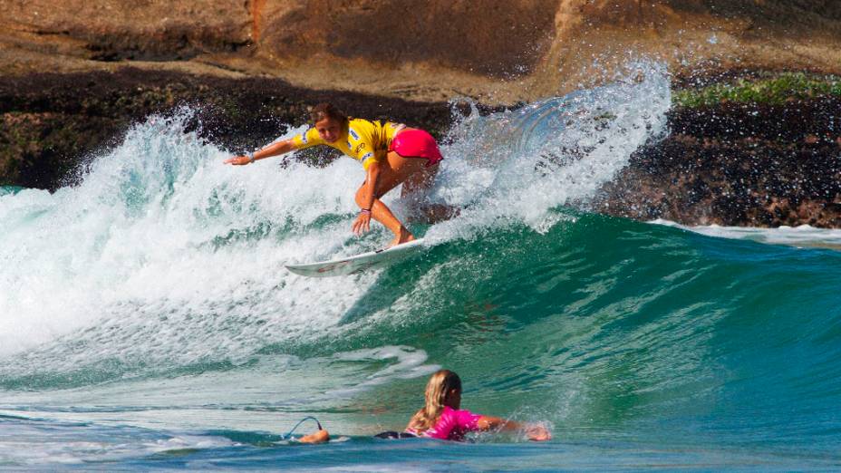 Francesa Pauline Ado durante o Billabong Pro Rio na praia do Arpoador