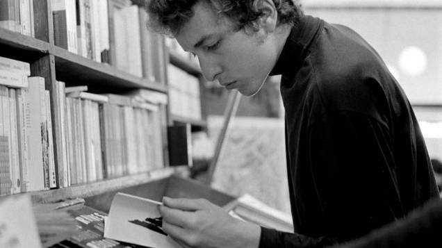 Bob Dylan em livraria na cidade de Nova York, 1964