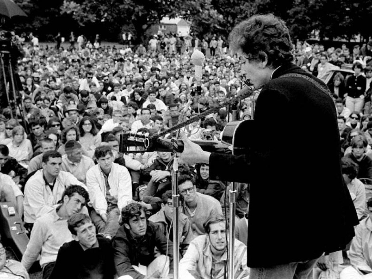 Bob Dylan é puro rock and roll', diz autor de biografia sobre o