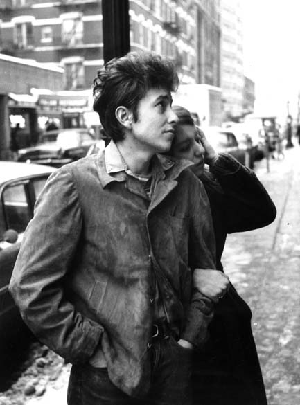 Bob Dylan com a namorada Suze Rotolo na década de 1970
